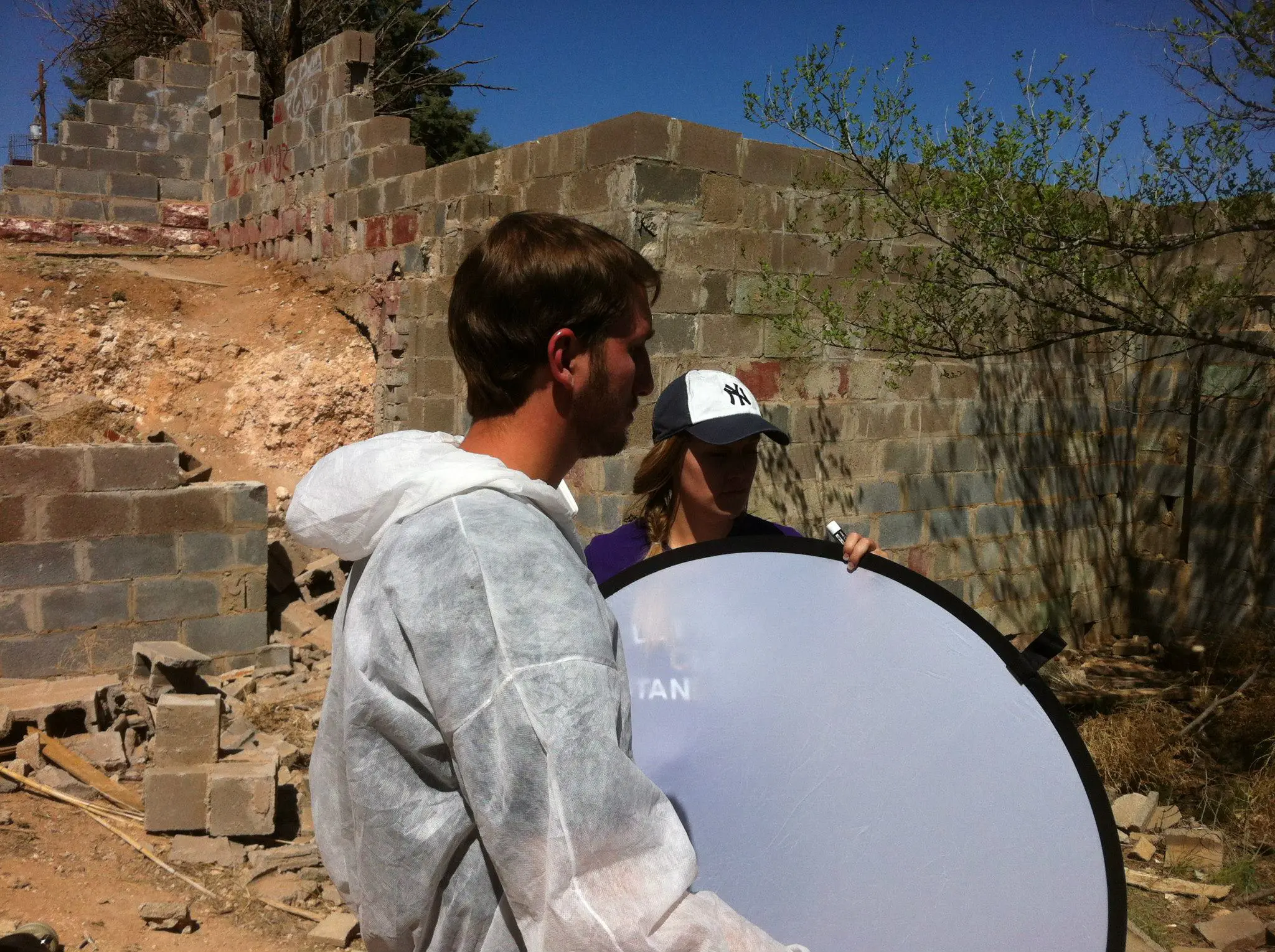 The Hostage BTS_885238_453742978035460_267967478_o The 5-in-1 Circle bounce used on the Hostage Short Film