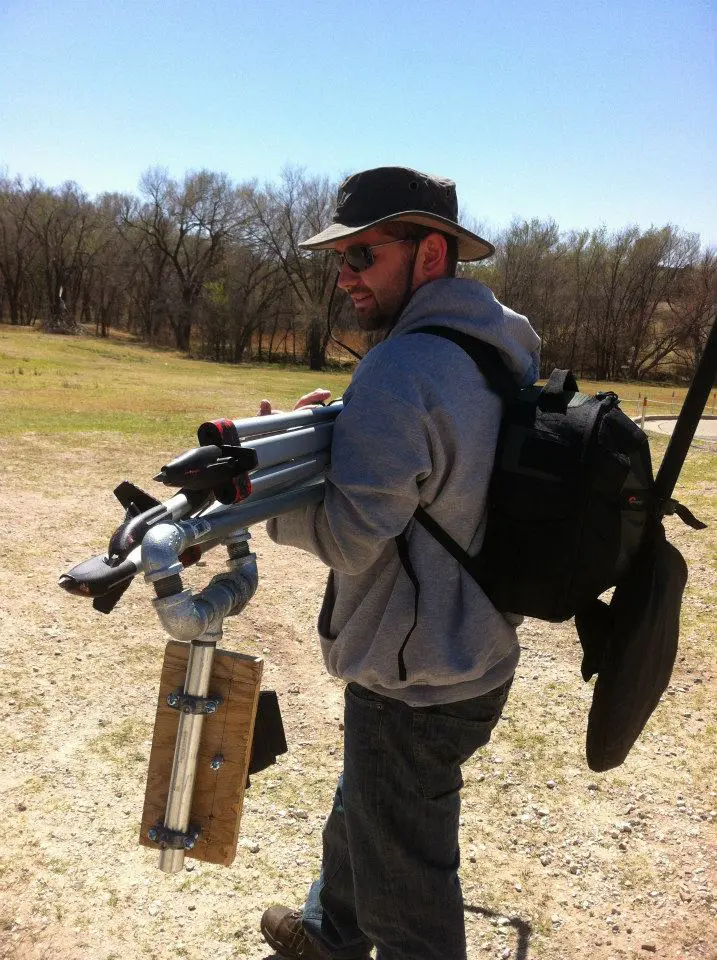 The Hostage BTS_9574_449654791777612_85691178_n Ross Carrying the Pipe Jib for the hostage